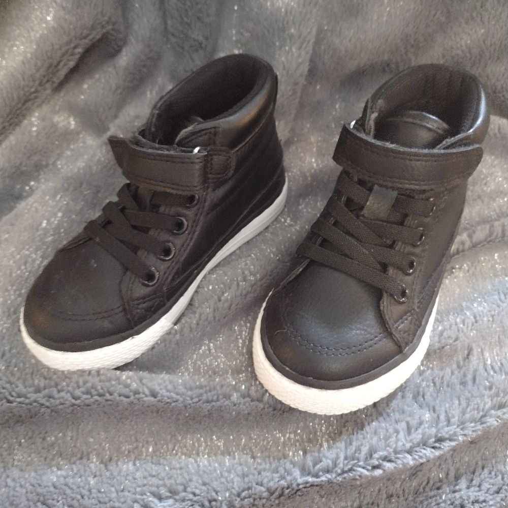 Children's place black high tops toddler size 7